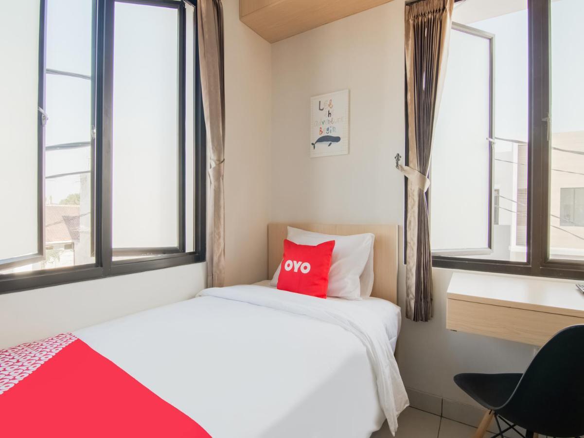 Oyo 3824 Columbus Residence J1 Telukjambe Экстерьер фото