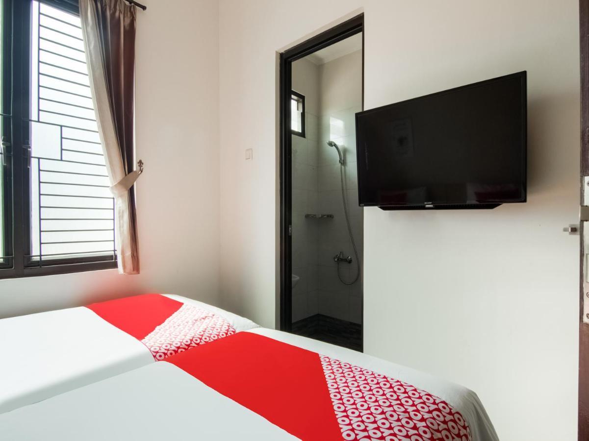 Oyo 3824 Columbus Residence J1 Telukjambe Экстерьер фото