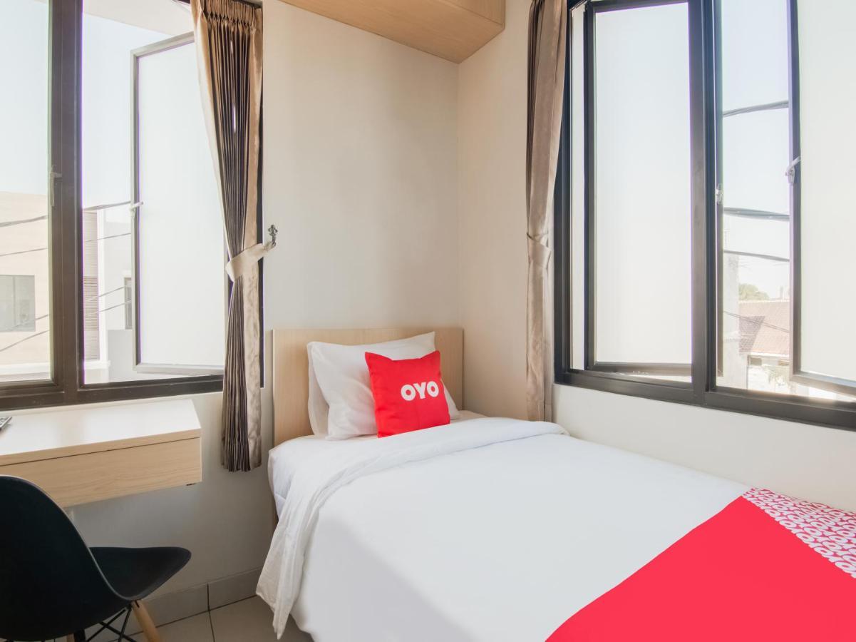 Oyo 3824 Columbus Residence J1 Telukjambe Экстерьер фото