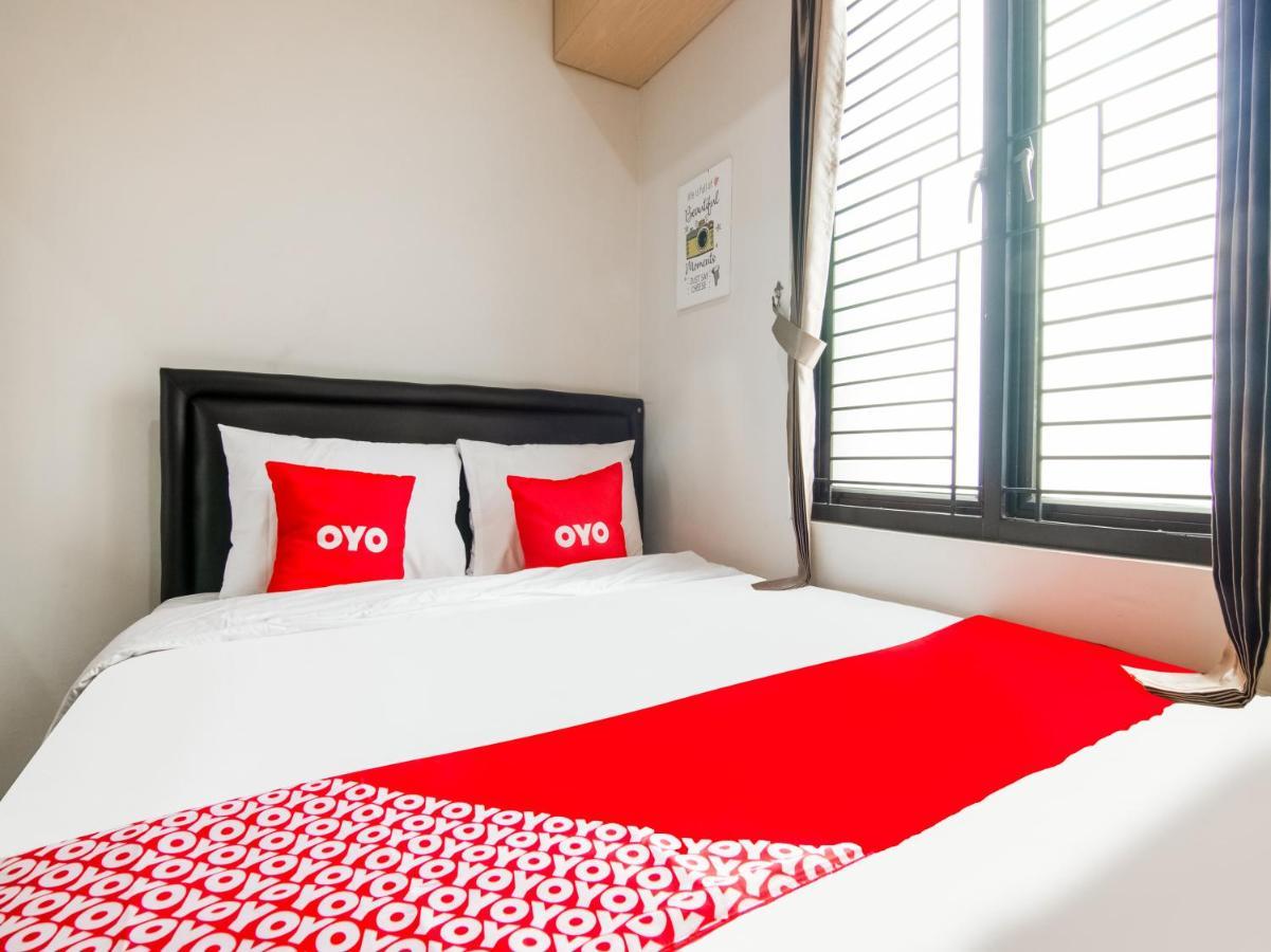 Oyo 3824 Columbus Residence J1 Telukjambe Экстерьер фото