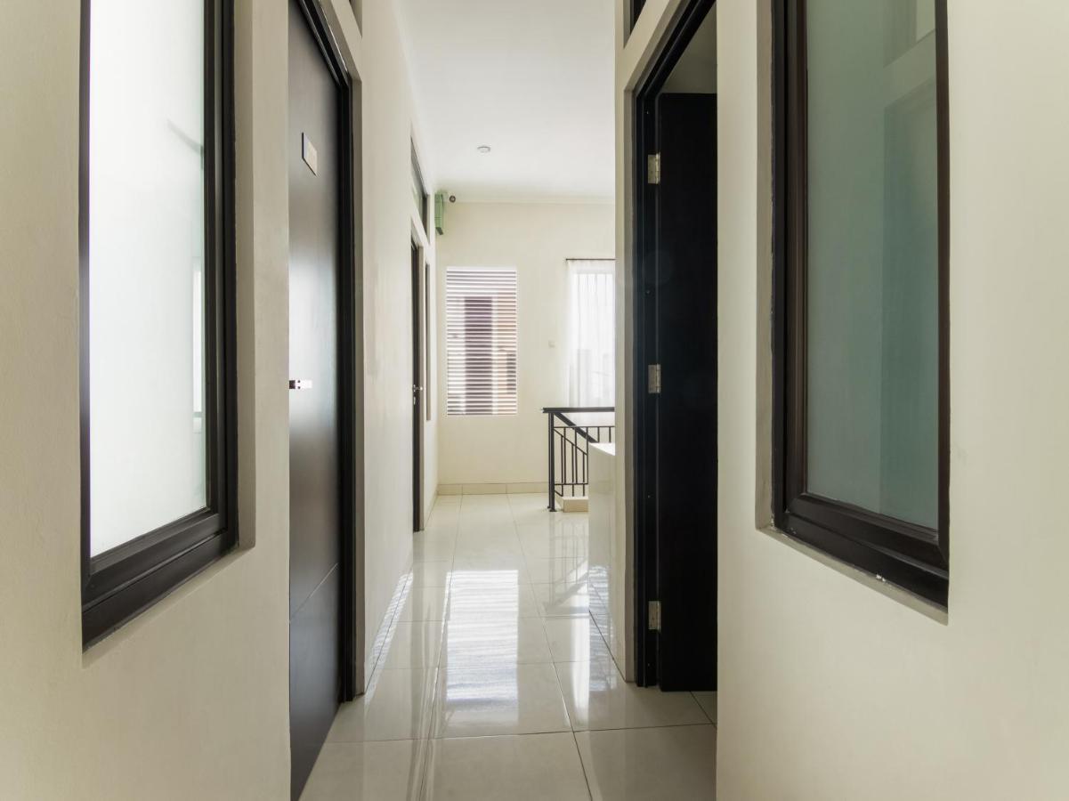 Oyo 3824 Columbus Residence J1 Telukjambe Экстерьер фото