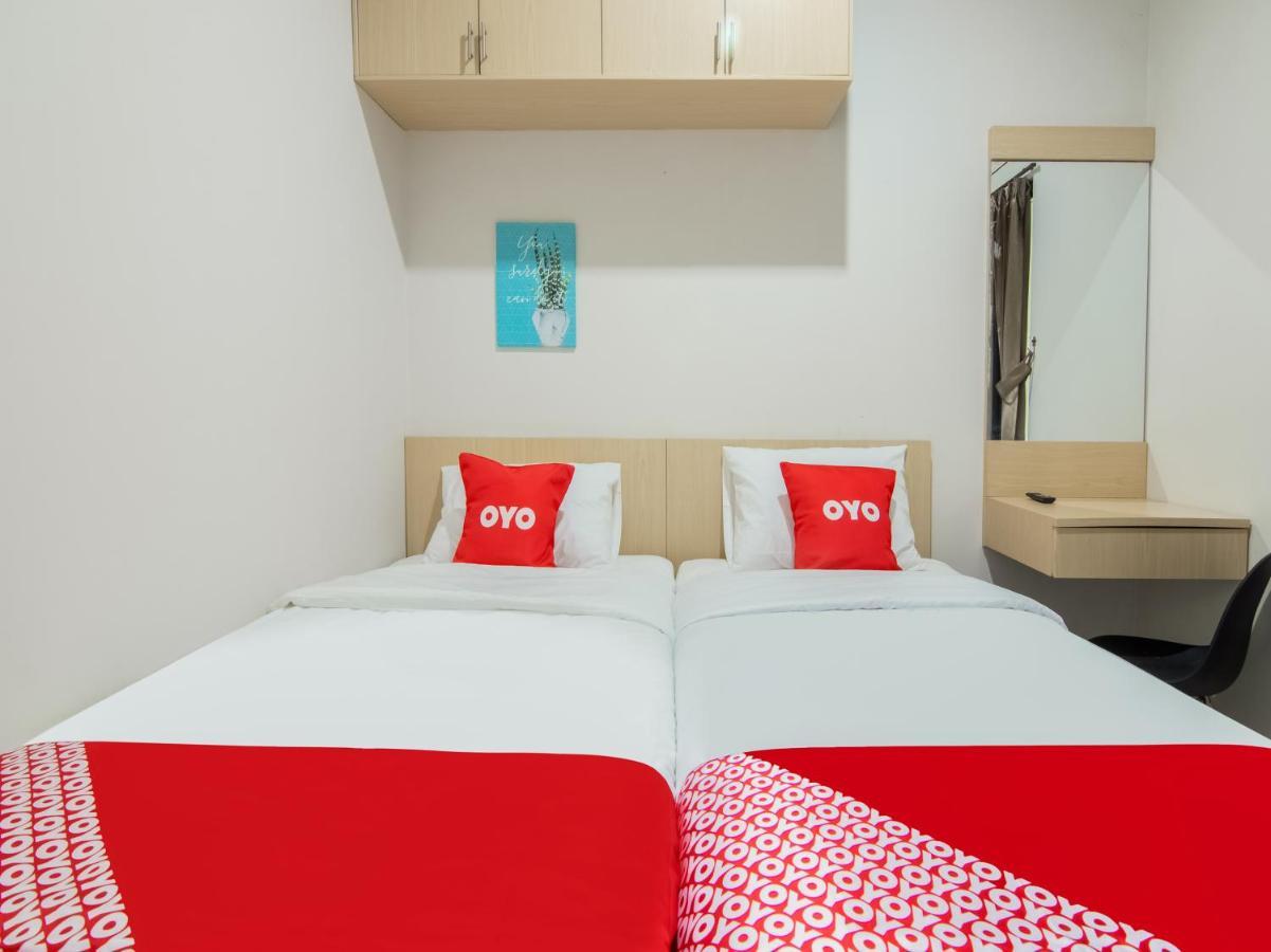 Oyo 3824 Columbus Residence J1 Telukjambe Экстерьер фото