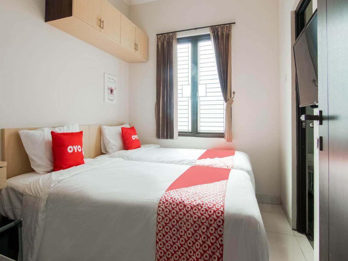 Oyo 3824 Columbus Residence J1 Telukjambe Экстерьер фото