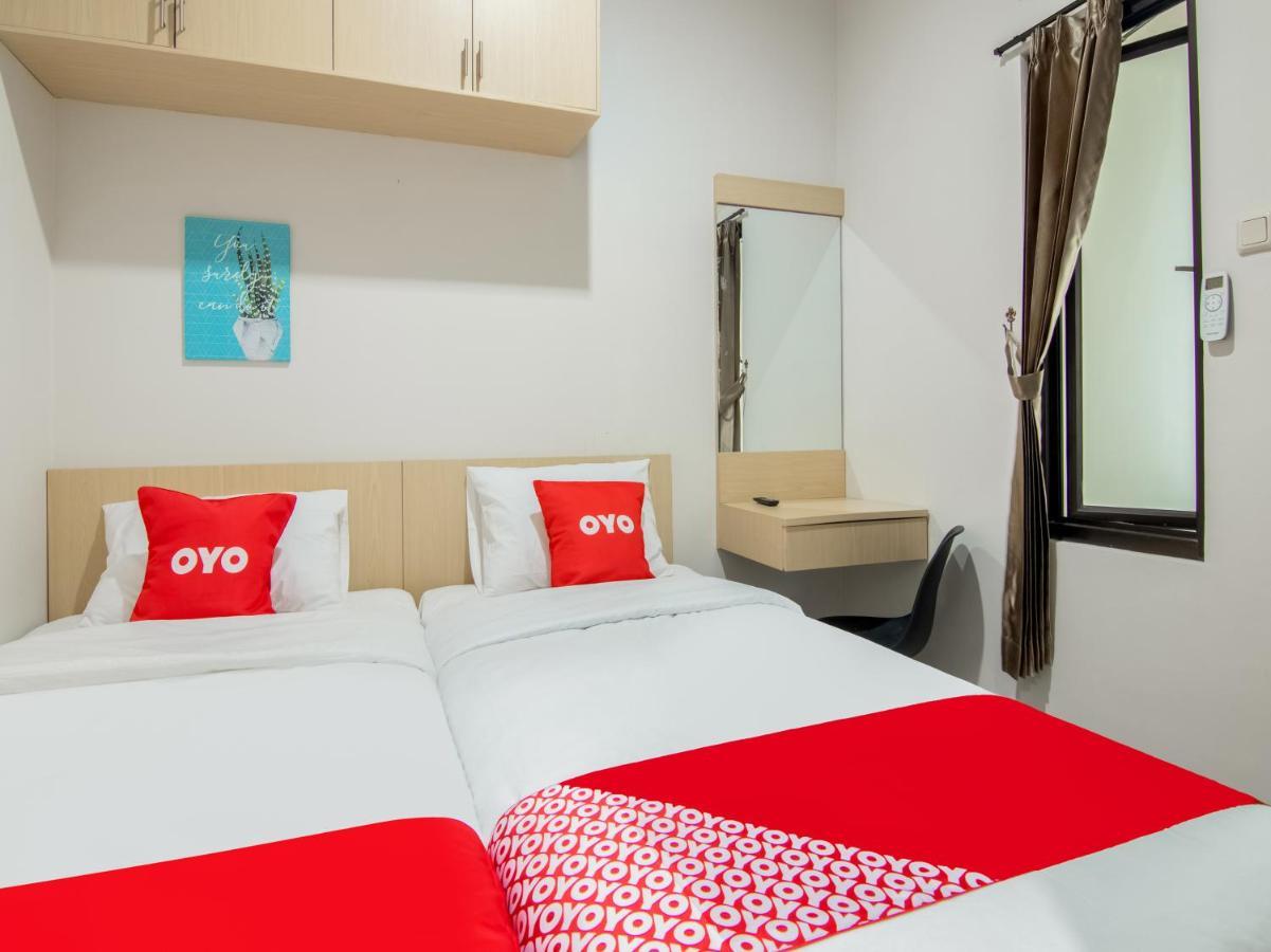 Oyo 3824 Columbus Residence J1 Telukjambe Экстерьер фото